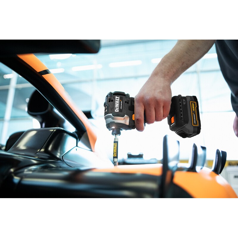 DEWALT DCK200ME2GT McLaren F1 Team , Σετ παλμικού και δραπανοκατσάβιδου μπαταρίας 18V