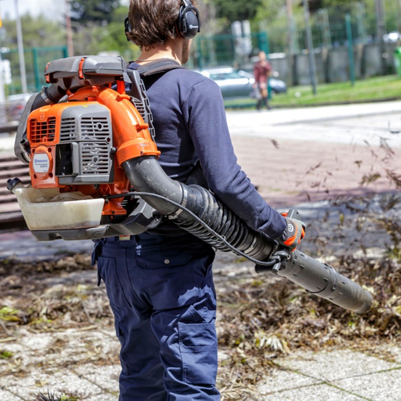 Βενζινοκίνητη σκούπα Husqvarna 570BTS