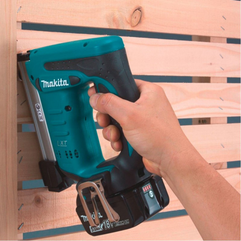 Μηχανικό καρφωτικό Makita DST112Z / 18.0 V, χωρίς μπαταρία και φορτιστή.