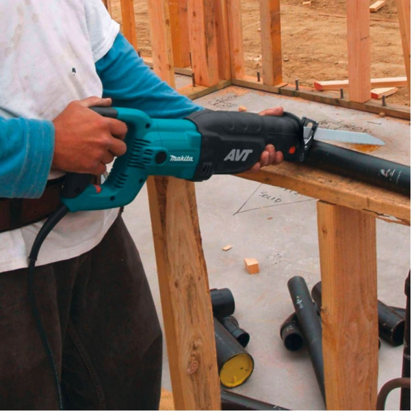 Ηλεκτρικό πριόνι σπαθί Makita JR3070CT, 1510 W, 32 χιλ., με βαλίτσα