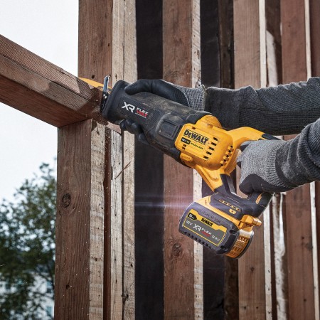Πριόνι μπαταρίας DeWALT DCS386NT, 54 V, 28,6 mm, χωρίς μπαταρία και φορτιστή
