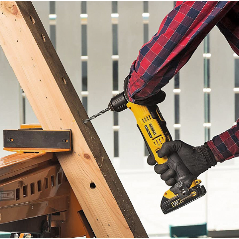 Γωνιακός κατσαβιδότρυπος DeWALT χωρίς μπαταρία και φορτιστή, 18 V, 33 Nm, 1-10 mm, DCD740NT-XJ