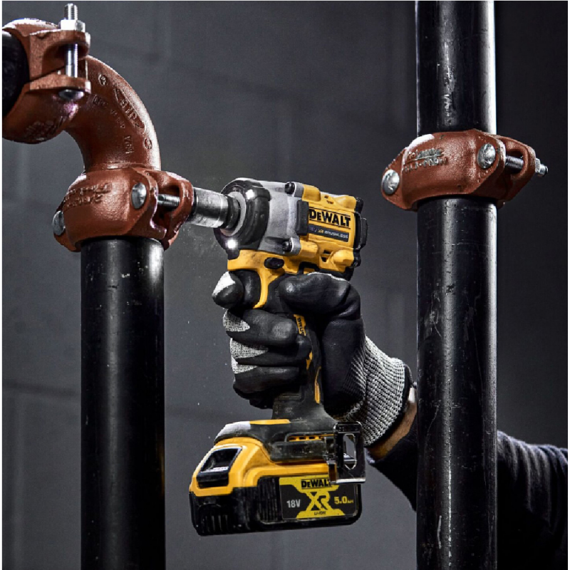 Κατσαβίδι μπαταρίας DeWALT με κινητήρα χωρίς ψήκτρες με 2 μπαταρίες και φορτιστή, 18 V, 5 Ah, 406 Nm, τετράγωνο, 1/2