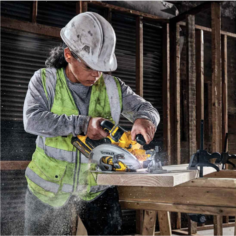 Συναρμολογούμενο δισκοπρίονο χειρός DeWALT με 1 μπαταρία και φορτιστή, 18 V, 6 Ah, Ø190 mm, 5500 rpm, 57°, DCS573T1