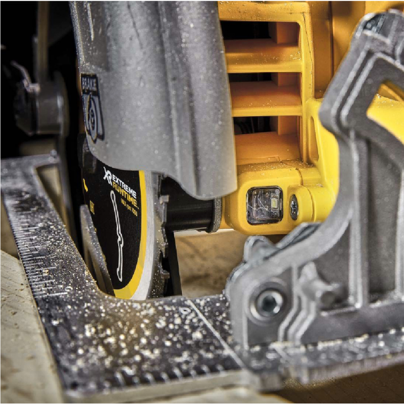 Συναρμολογούμενο δισκοπρίονο χειρός DeWALT με 1 μπαταρία και φορτιστή, 18 V, 6 Ah, Ø190 mm, 5500 rpm, 57°, DCS573T1