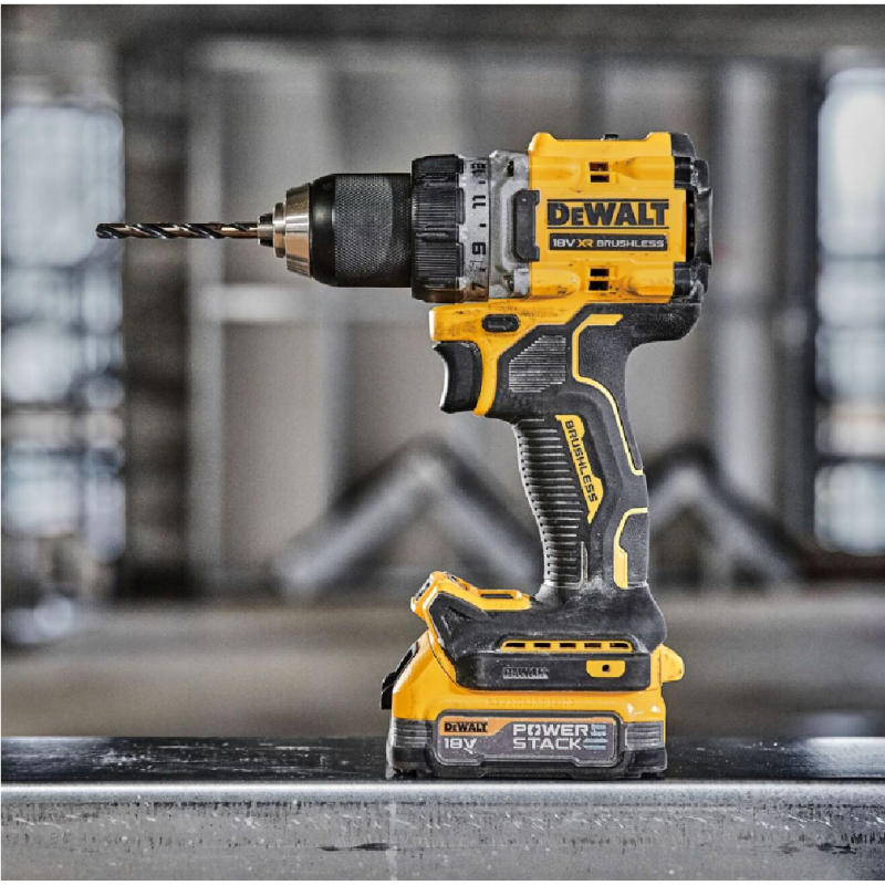 Δράπανοκατσάβιδο μπαταρίας DeWALT με κινητήρα χωρίς ψήκτρες με 2 μπαταρίες και φορτιστή, 18 V, 1,7 Ah, 90 Nm, 1,5-13 mm, DCD800E2T