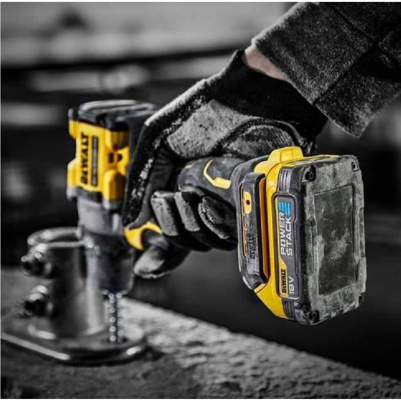 Δράπανοκατσάβιδο μπαταρίας DeWALT με κινητήρα χωρίς ψήκτρες με 2 μπαταρίες και φορτιστή, 18 V, 1,7 Ah, 90 Nm, 1,5-13 mm, DCD800E2T
