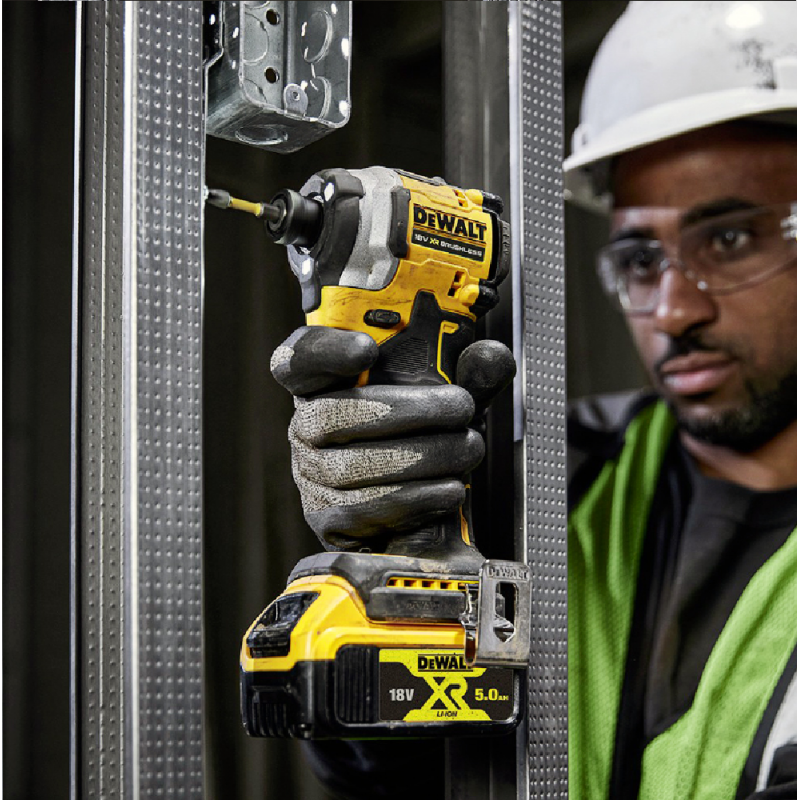 Παλμικό κρουστικό κατσαβίδι μπαταρίας DeWALT χωρίς ψήκτρες, χωρίς μπαταρία και φορτιστή, 18V, 206.2 Nm, εξάγωνο, 1/4", DCF850NT
