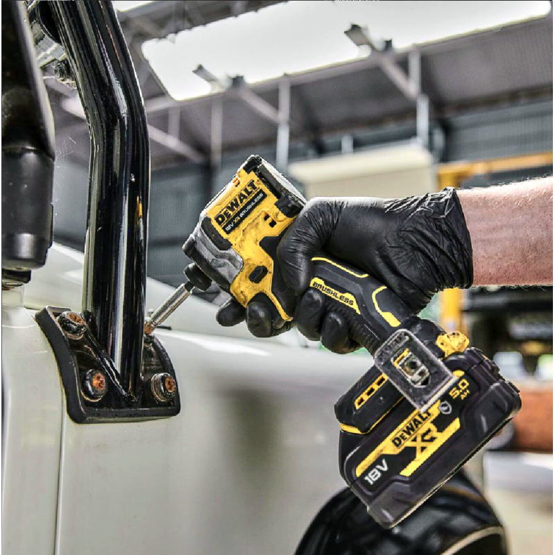 Παλμικό κρουστικό κατσαβίδι μπαταρίας DeWALT χωρίς ψήκτρες, χωρίς μπαταρία και φορτιστή, 18V, 206.2 Nm, εξάγωνο, 1/4", DCF850NT