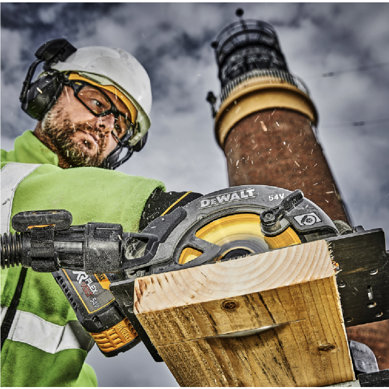 Ασύρματο δισκοπρίονο χειρός DeWALT με 2 μπαταρίες και φορτιστή, 54V, 2Ah, Ø190 mm, 5800 rpm, DCS578T2