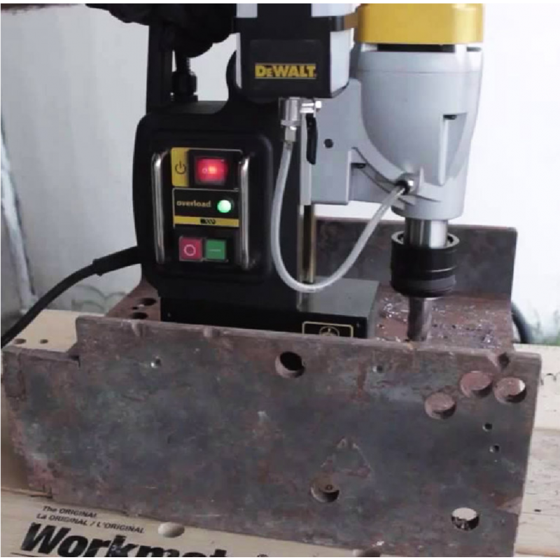 Μαγνητικό τρυπάνι DeWALT 1200 W, 0-450 rpm, 3,8 kN, DWE1622K