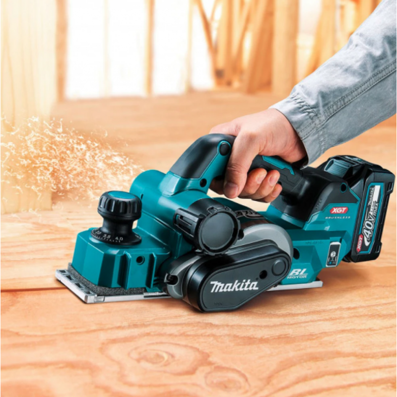 Επαγγελματική ασύρματη πλάνη Makita KP001GZ, XGT, 40 V, 82 mm, 0–4 mm, χωρίς μπαταρία και φορτιστή