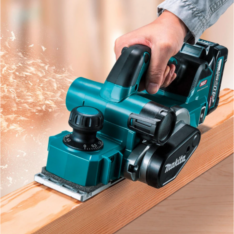Επαγγελματική ασύρματη πλάνη Makita KP001GZ, XGT, 40 V, 82 mm, 0–4 mm, χωρίς μπαταρία και φορτιστή