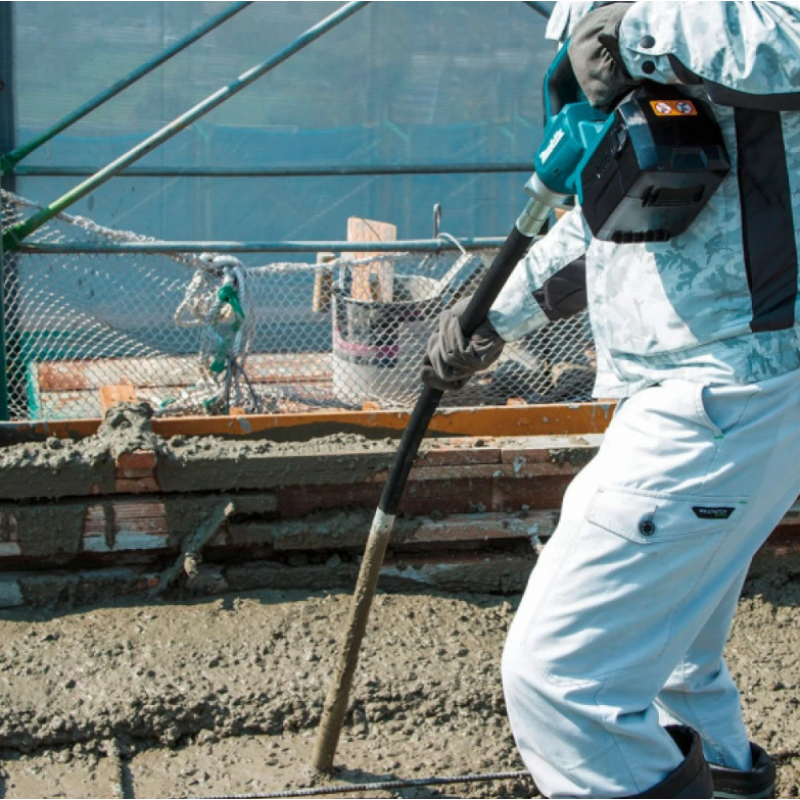 Επαγγελματικός ασύρματος δονητής σκυροδέματος Makita VR004GZ, XGT, 40 V, 38 mm, 1.2 m, χωρίς μπαταρία και φορτιστή