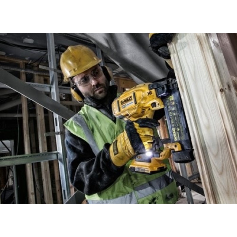Καρφωτικό μπαταρίας DeWALT χωρίς μπαταρία και φορτιστή, 18 V, 18GA, 15-54 mm, DCN680N